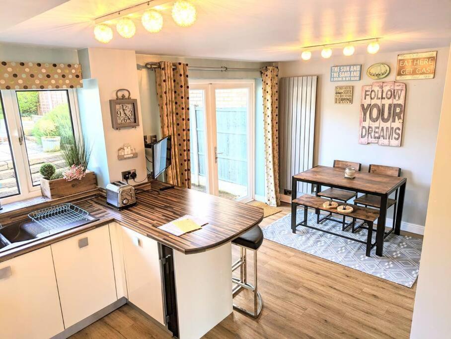 Spacious Lovely 3 Bed House In Keyworth Nottingham Suit Contractors Or Family Екстериор снимка